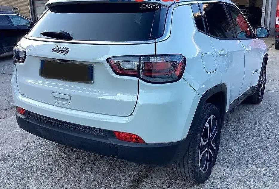 Begagnad Jeep Compass Limited 131 HK (96 kW) 2023 Vit SUV