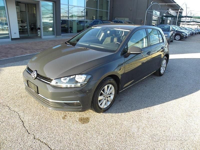 Usata VW Golf VII Trendline 86 CV (63 kW) 2019 Grigio Berlina