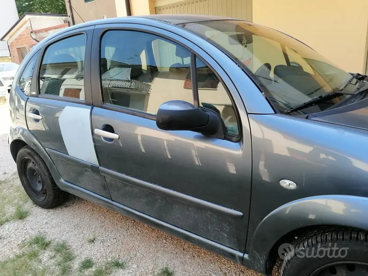 Usata Citroën C3 73 CV (53 kW) 2007 Grigio Berlina