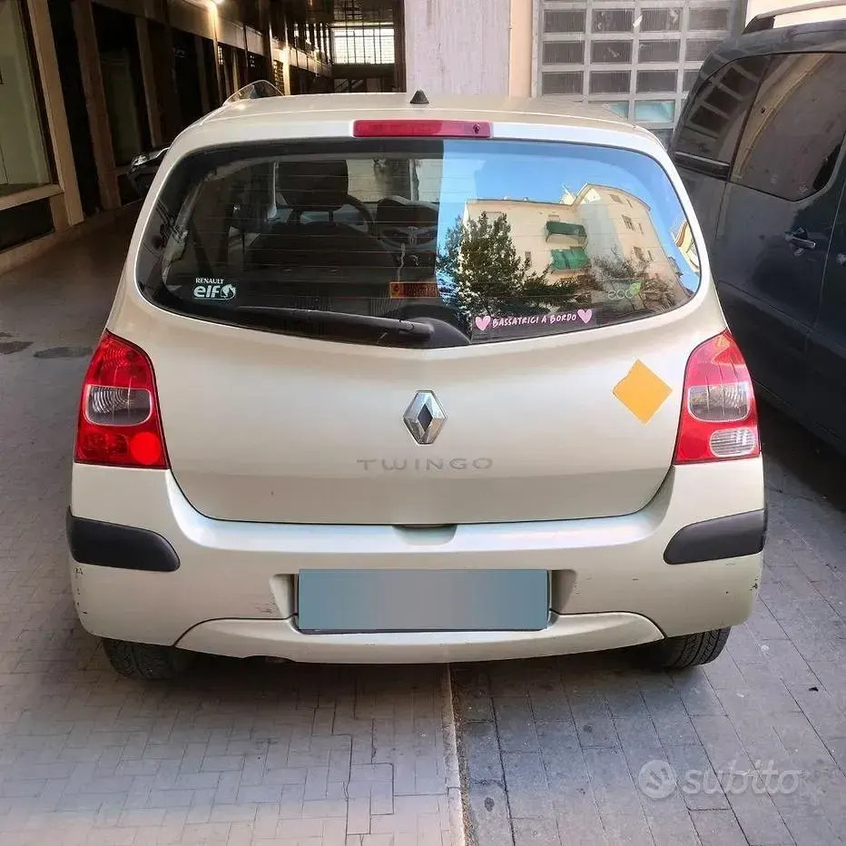 Usata Renault Twingo 58 CV (42 kW) 2008 Verde Utilitaria