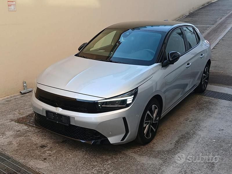 Usata Opel Corsa 101 CV (74 kW) 2025 Grigio Utilitaria