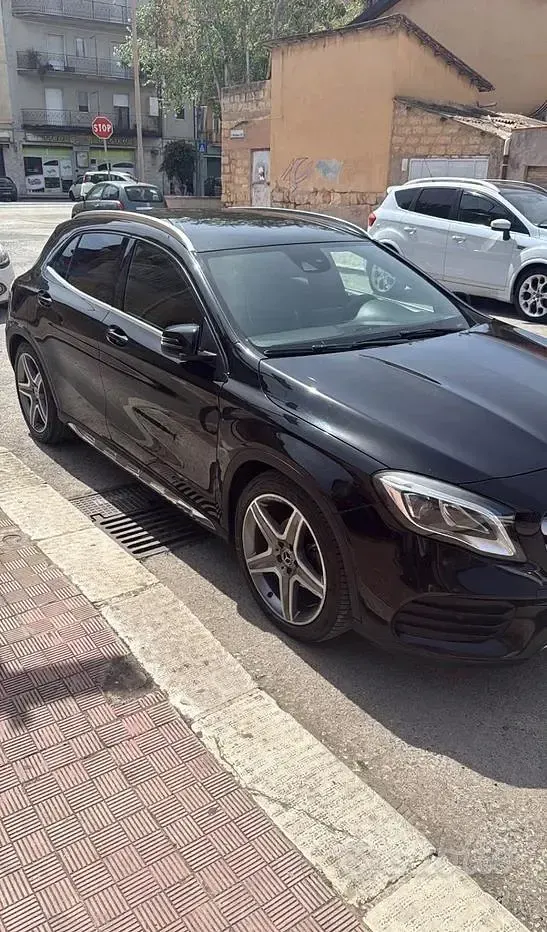 Usata Mercedes GLA200 136 CV (100 kW) 2018 Nero SUV