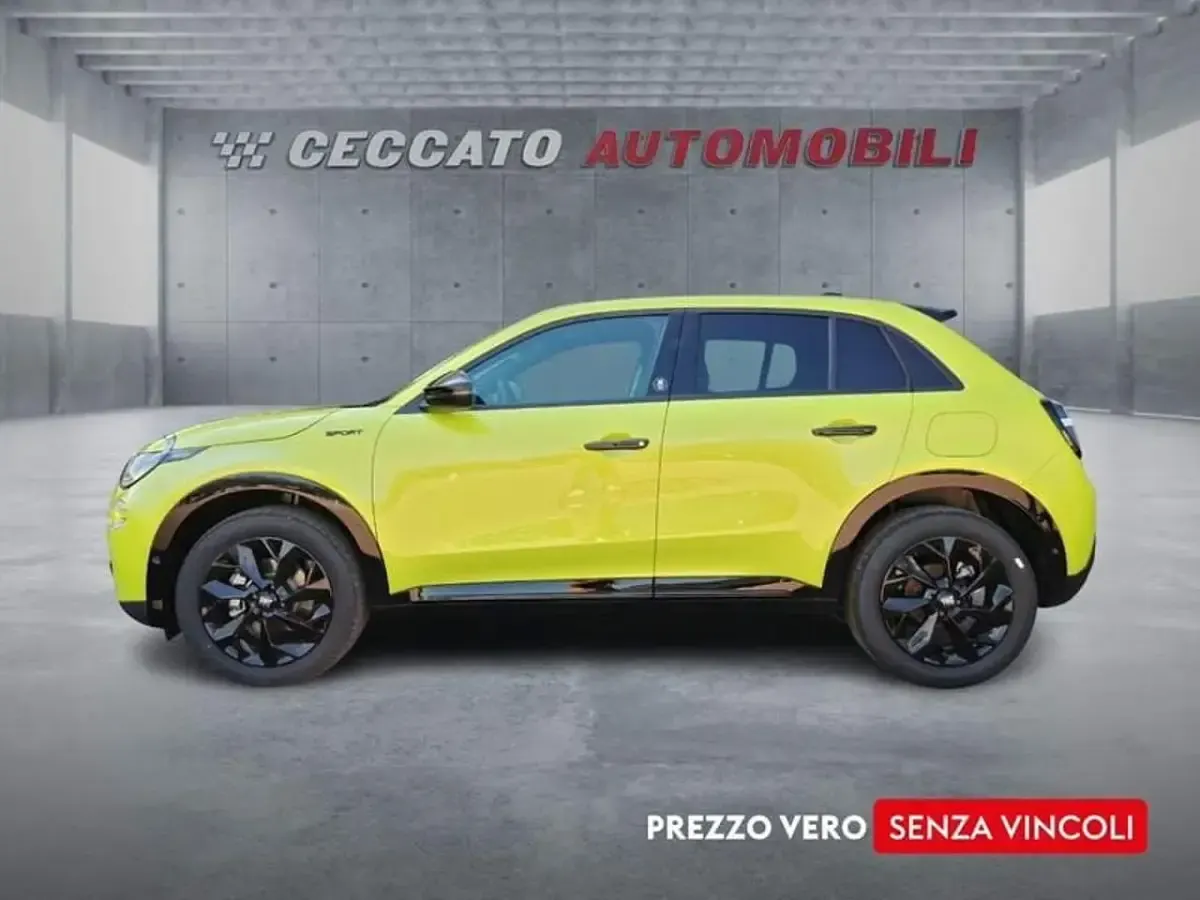 Nuova Fiat 600 Sport 145 CV (106 kW) 2026 Verde SUV