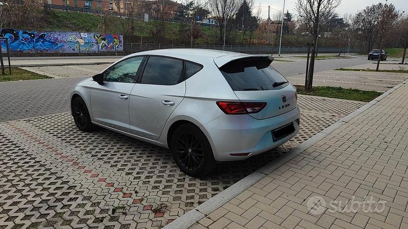 Usata Seat Leon CONNECT 110 CV (80 kW) 2016 Grigio Berlina
