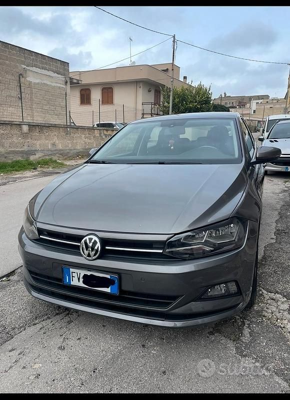 Grigio Usata 2019 VW Polo Utilitaria | 9800 € (Ottimo prezzo) - Immagine 1/4