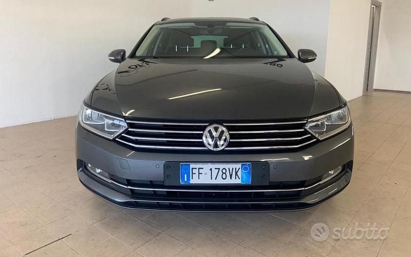 Usata VW Passat Comfortline 120 CV (88 kW) 2016 Grigio Station wagon