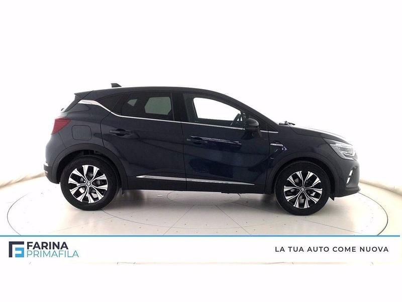Usata Renault Captur Equilibre 101 CV (74 kW) 2024 Blu marine SUV