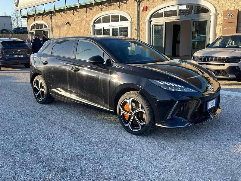 Usata MG MG4 EV 319 kW (435 CV) 2025 Nero Utilitaria