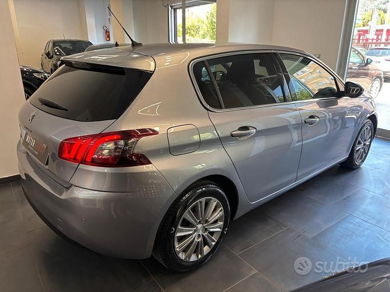 Usata Peugeot 308 Allure 131 CV (96 kW) 2021 Argento Berlina