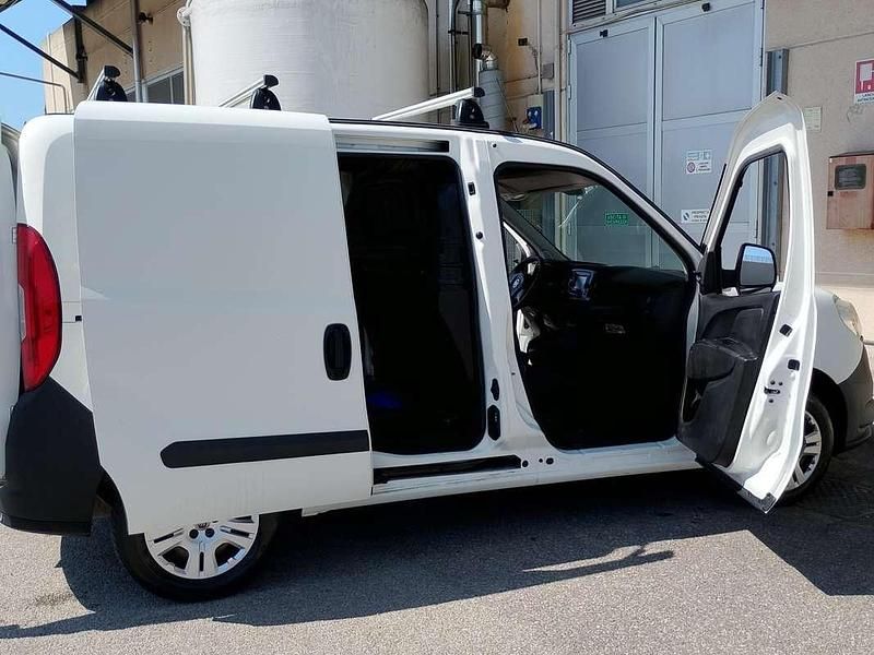 Usata Fiat Doblò 90 CV (66 kW) 2017 Bianco Monovolume