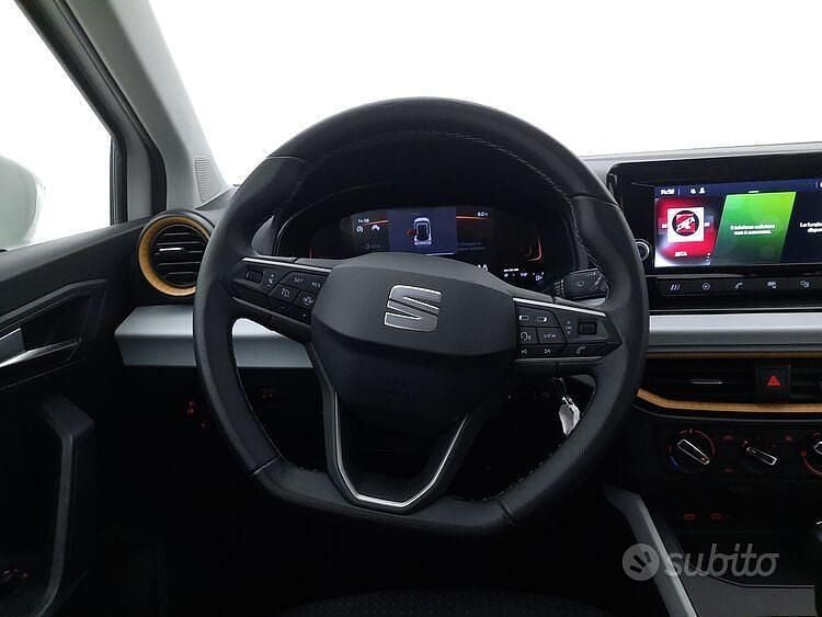 Usata Seat Arona Style 110 CV (80 kW) 2023 Bianco SUV