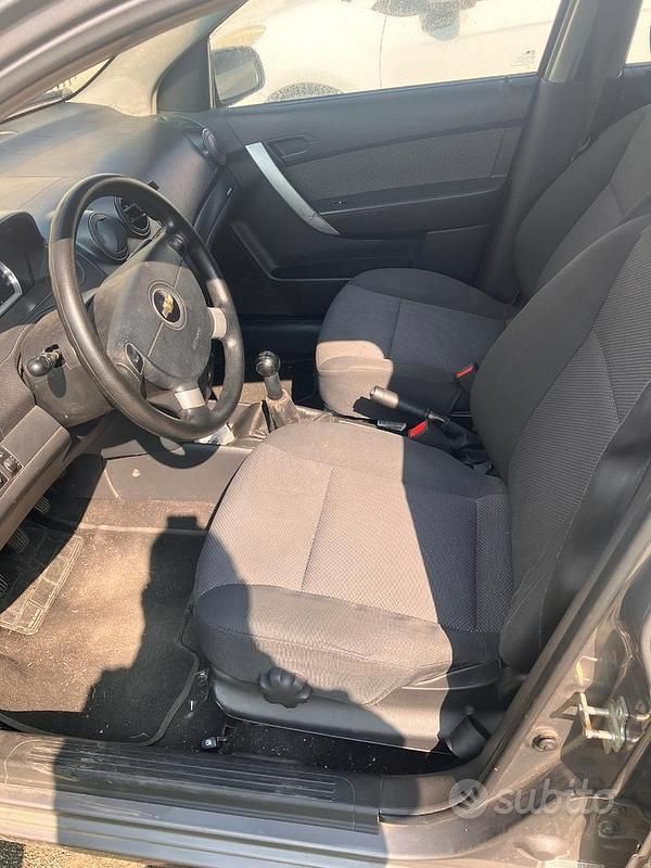 Usata Chevrolet Aveo 84 CV (61 kW) 2011 Grigio Utilitaria