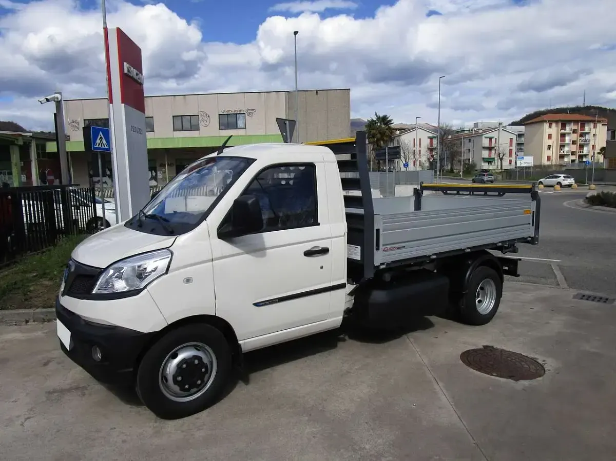 Nuova Piaggio Porter 105 CV (77 kW) 2025 Bianco