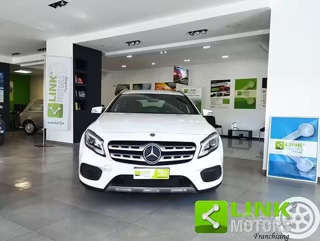 Usata Mercedes GLA200 Premium 136 CV (100 kW) 2017 Bianco SUV