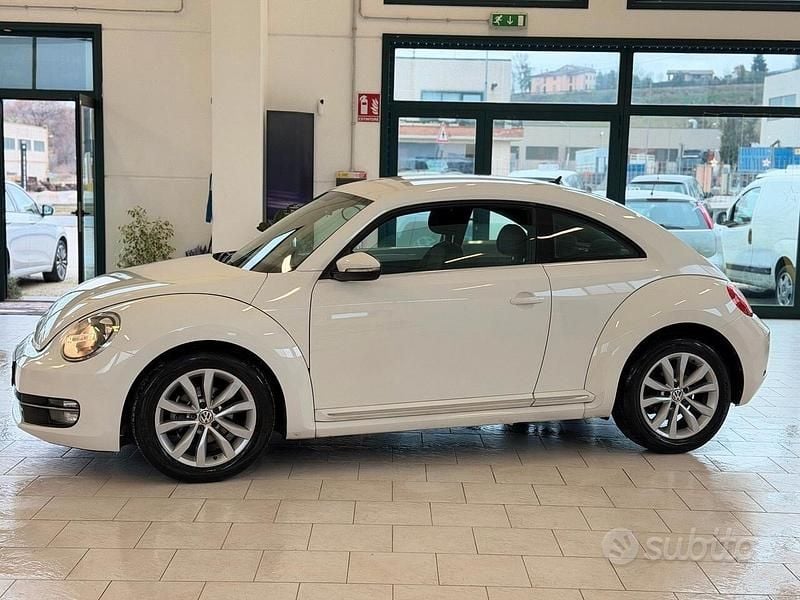 Usata VW Beetle Design 105 CV (77 kW) 2012 Bianco Utilitaria