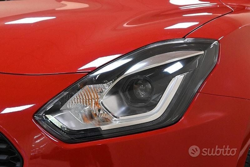 Gebraucht Suzuki Swift 83 PS (61 kW) 2022 Rot Kleinwagen