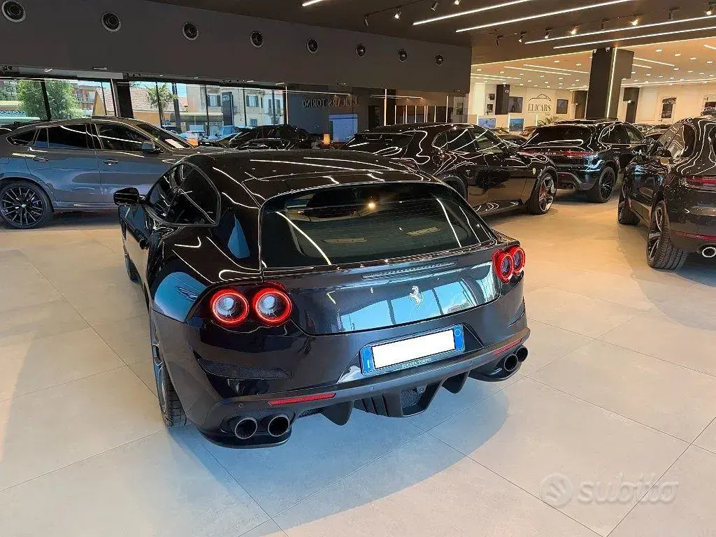 Usata Ferrari GTC4Lusso 609 CV (447 kW) 2018 Nero metallizzato Station wagon