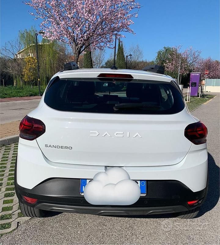 Usata Dacia Sandero Stepway 101 CV (74 kW) 2023 Bianco Berlina