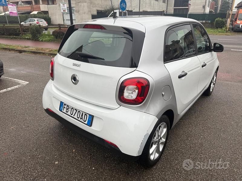 Usata Smart ForFour Prime 71 CV (52 kW) 2015 Bianco Utilitaria