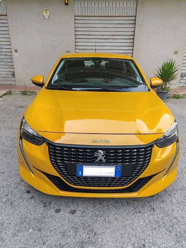 Usata Peugeot 208 Active 101 CV (74 kW) 2020 Oro Utilitaria