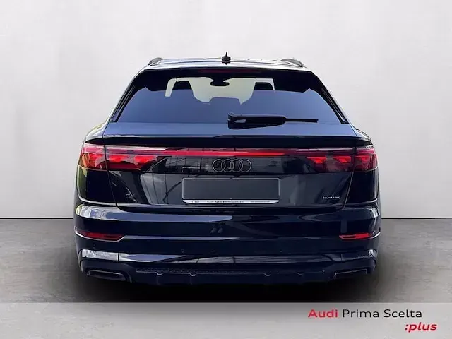 Usata Audi Q8 S-line plus 489 CV (359 kW) 2025 Nero mito metallizzato SUV