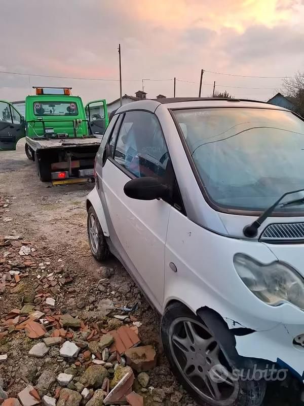 Usata Smart ForTwo Cabrio 75 CV (55 kW) 2002 Bianco Cabrio