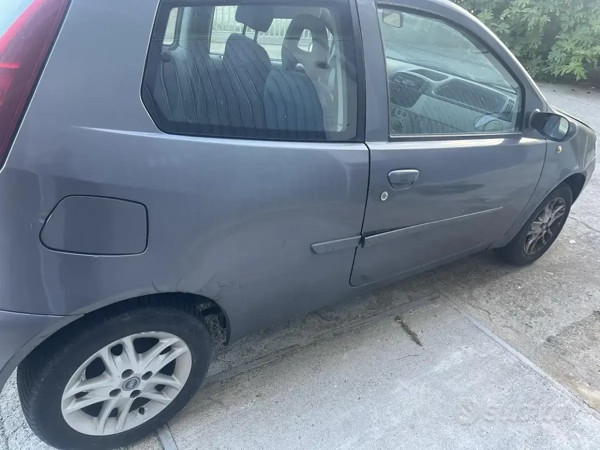 Usata Fiat Punto 60 CV (44 kW) 2004 Utilitaria
