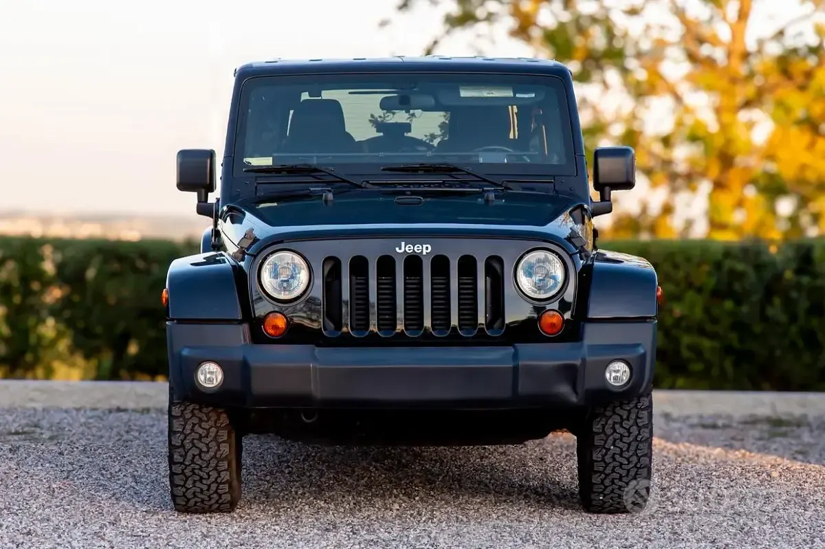 Usata Jeep Wrangler Unlimited Sahara 200 CV (147 kW) 2011 Nero SUV