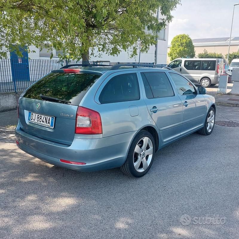 Usata Skoda Octavia 140 CV (102 kW) 2009 Blu Station wagon