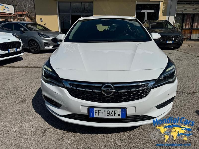 Usata Opel Astra Innovation 110 CV (80 kW) 2016 Bianco Berlina