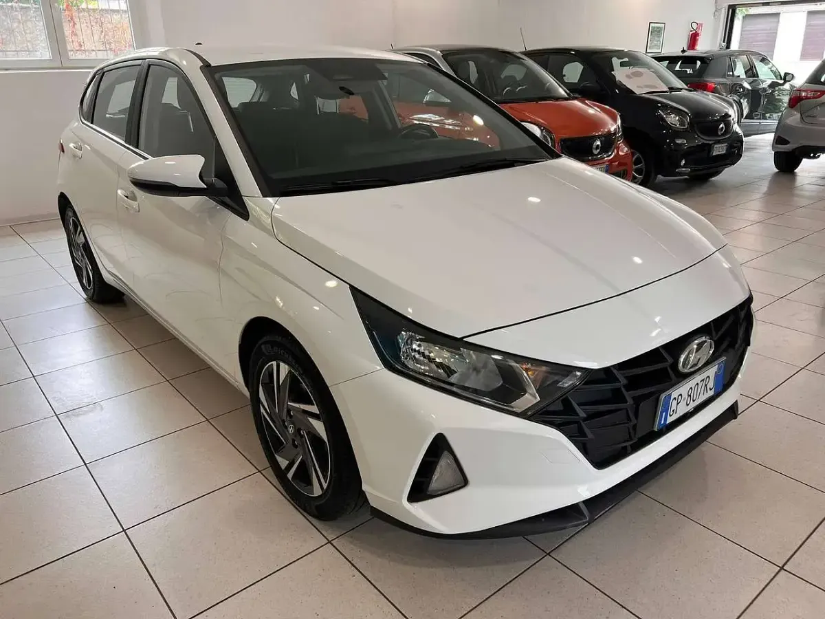 Usata Hyundai i20 84 CV (61 kW) 2023 Bianco Utilitaria
