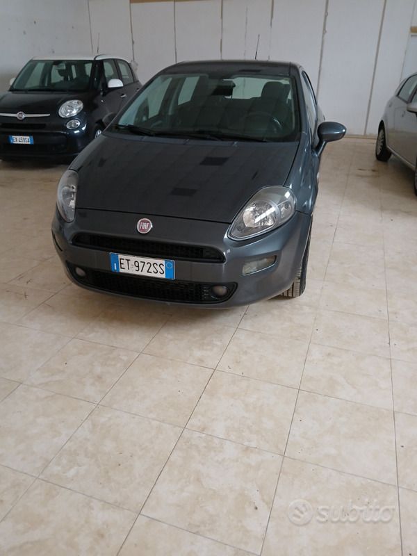 Usata 2014 Fiat Grande Punto Due volumi | 5400 € (Molto cara) - Immagine 1/4