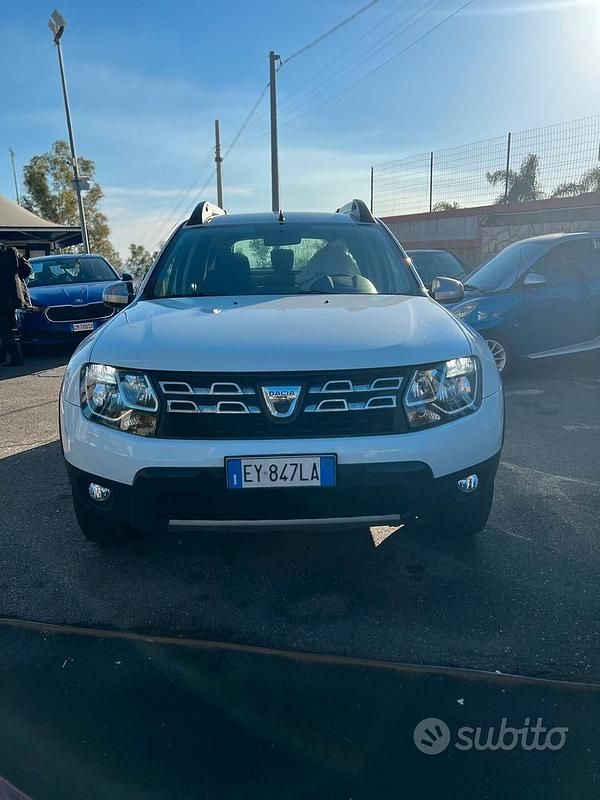 Usata Dacia Duster Lauréate 110 CV (80 kW) 2015 Bianco Station wagon
