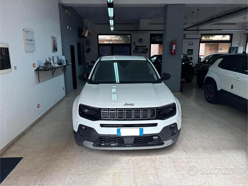 Usata Jeep Avenger Summit 100 CV (73 kW) 2024 Bianco SUV