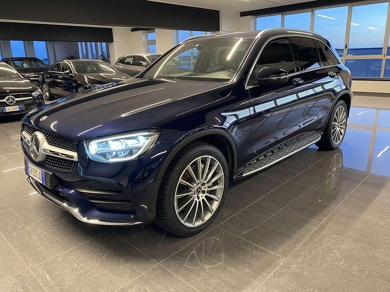 Usata Mercedes GLC300e Premium Plus 194 CV (142 kW) 2021 Blu/azzurro SUV