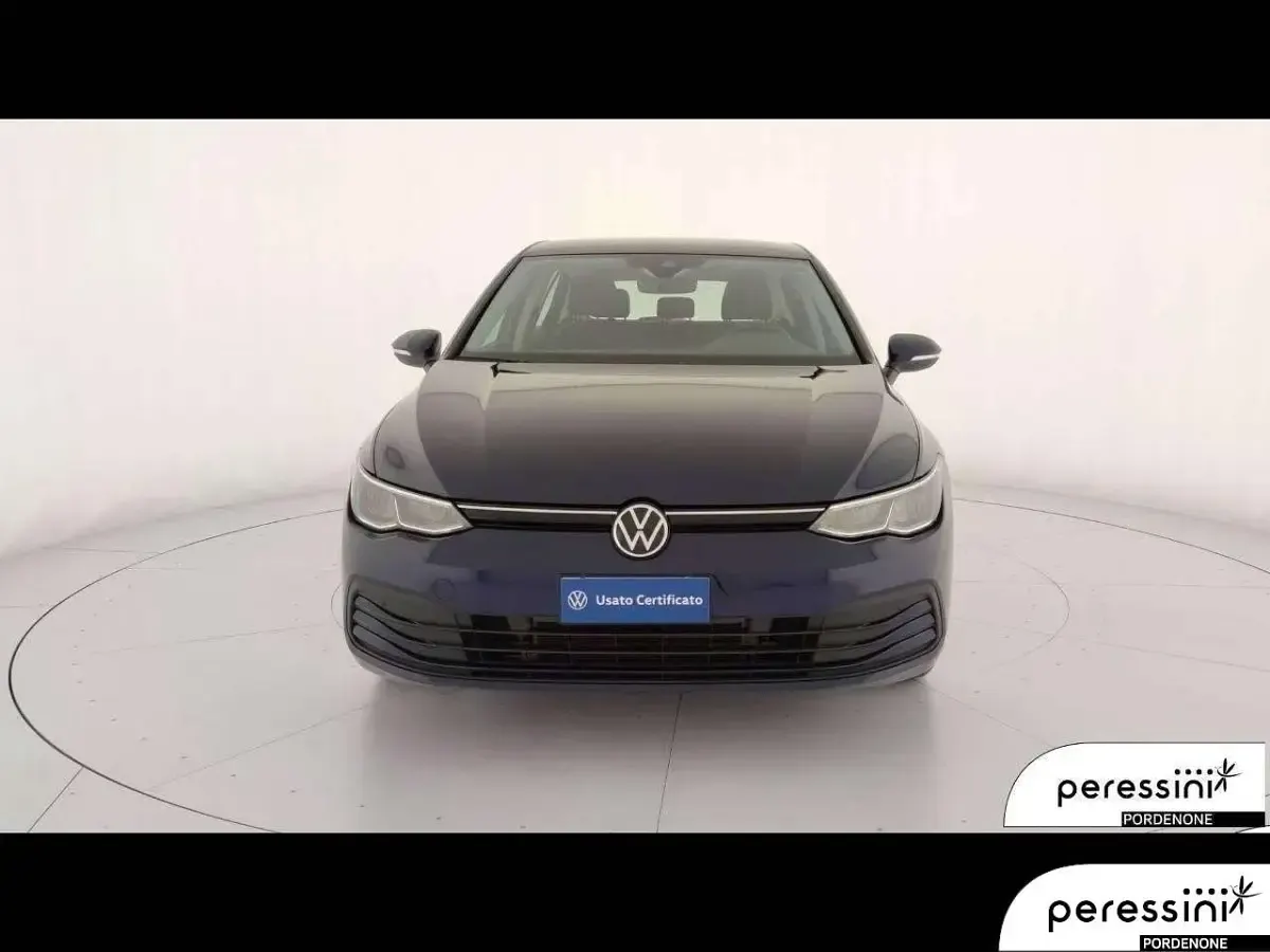 Usata VW Golf VIII Life 131 CV (96 kW) 2023 Blu Berlina