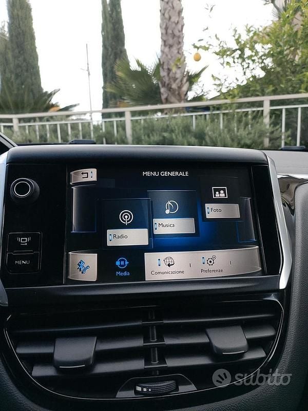 Usata Peugeot 208 Allure 82 CV (60 kW) 2013 Nero Utilitaria