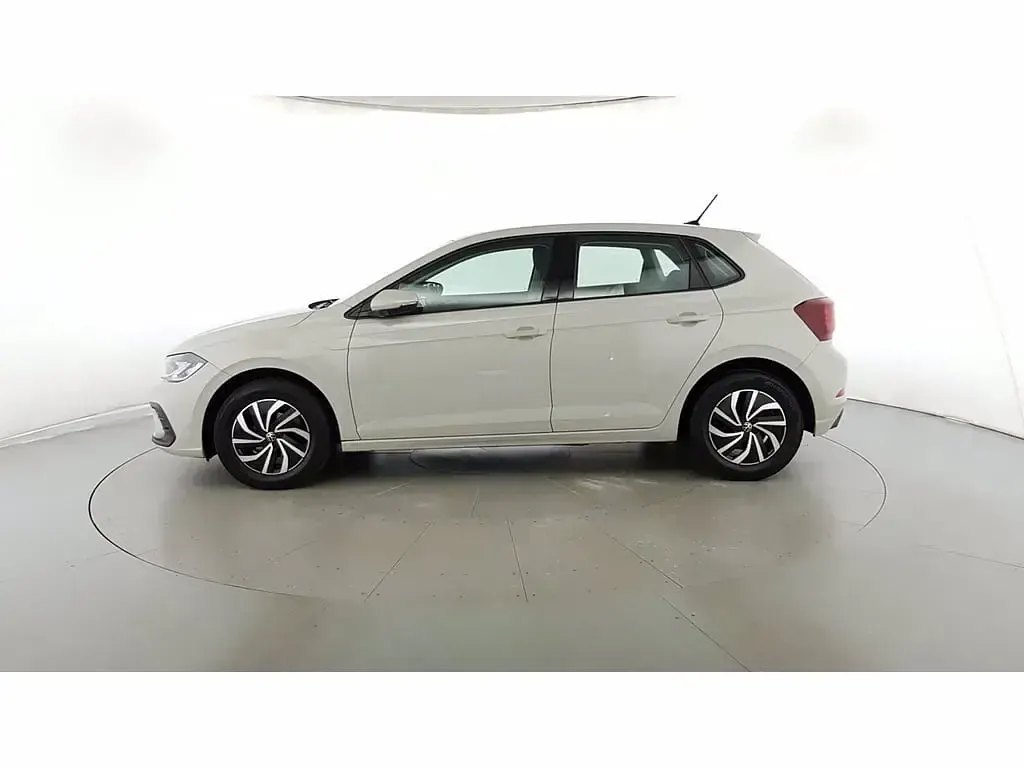 Usata VW Polo Life 95 CV (69 kW) 2023 Ascot gray Utilitaria