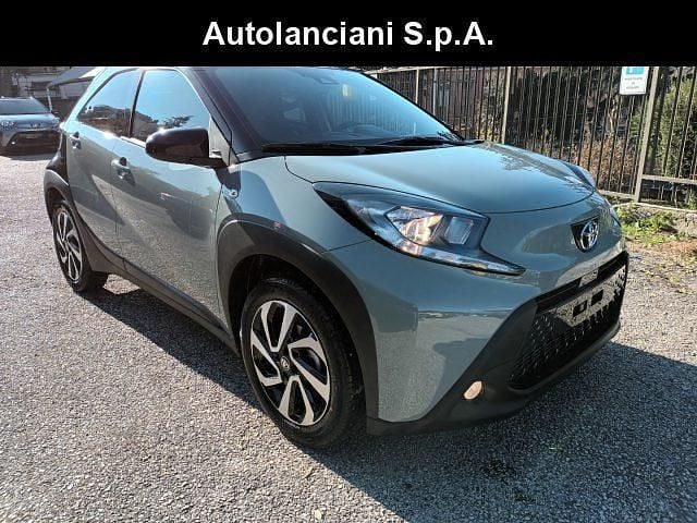 Nuova Toyota Aygo X Trend 72 CV (52 kW) 2025 Verde SUV
