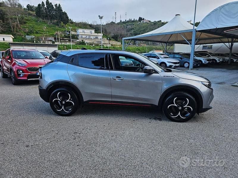 Nuova Alfa Romeo GT Junior Edizione Speciale 136 CV (100 kW) 2025 Grigio SUV