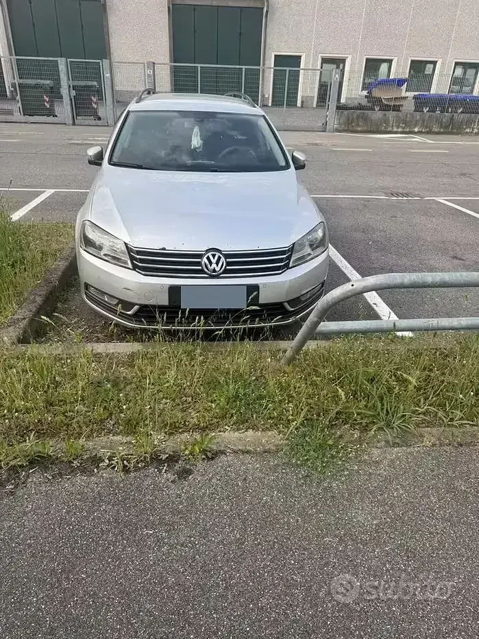 Usata VW Passat 140 CV (102 kW) 2013 Giallo Station wagon