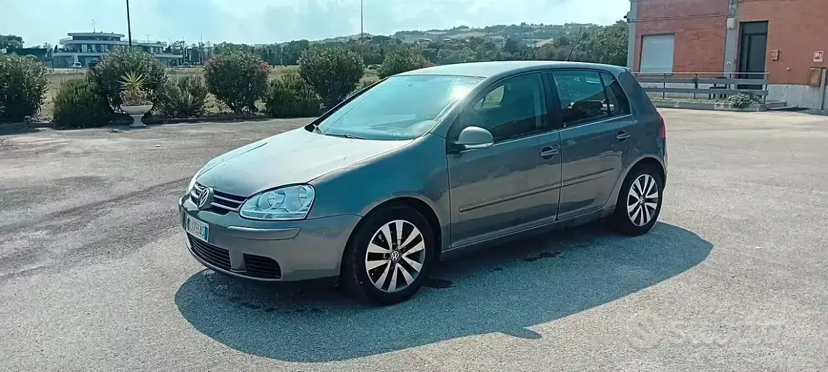 Usata VW Golf VI Comfortline 102 CV (75 kW) 2008 Utilitaria