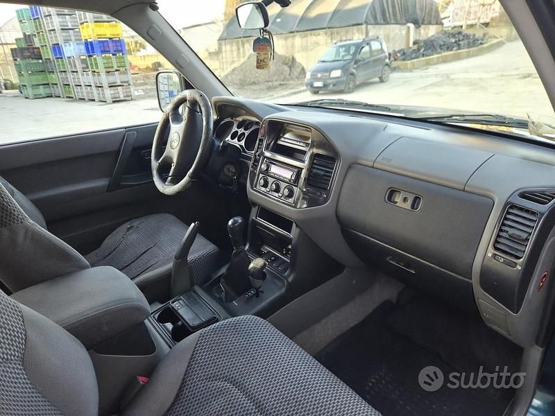 Usata Mitsubishi Pajero 115 CV (84 kW) 2001 Verde SUV