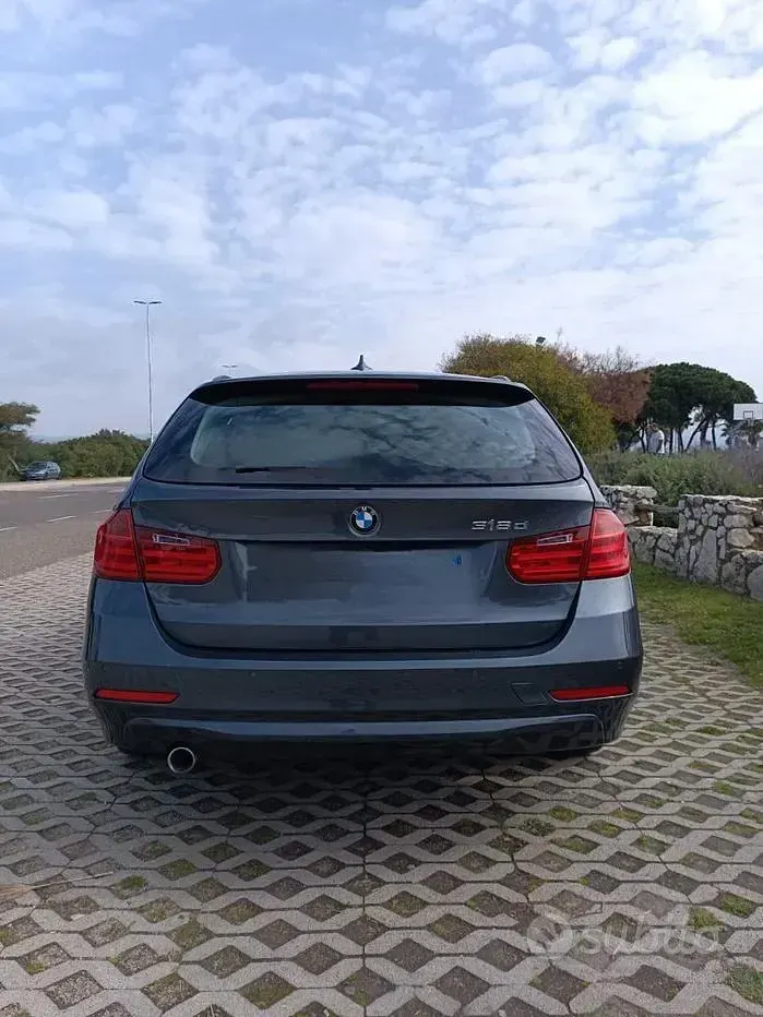 Usata BMW 318 143 CV (105 kW) 2014 Grigio Station wagon
