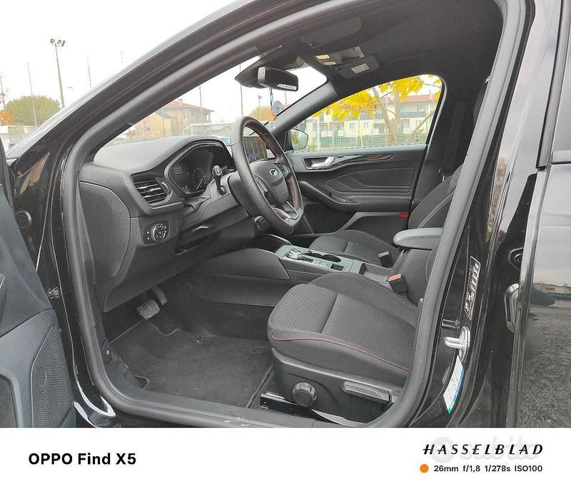 Usata Ford Focus ST-Line 120 CV (88 kW) 2024 Nero Berlina