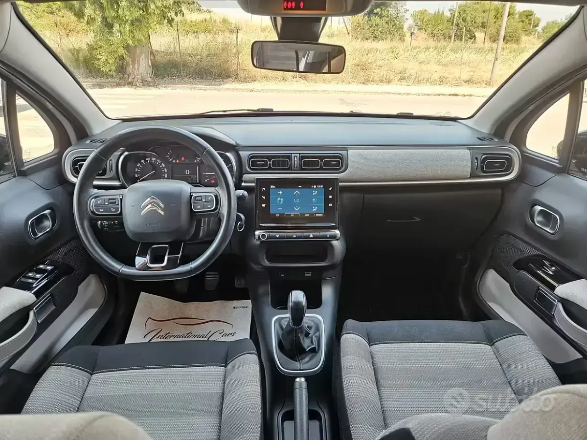 Usata Citroën C3 Shine 83 CV (61 kW) 2019 Bianco Utilitaria