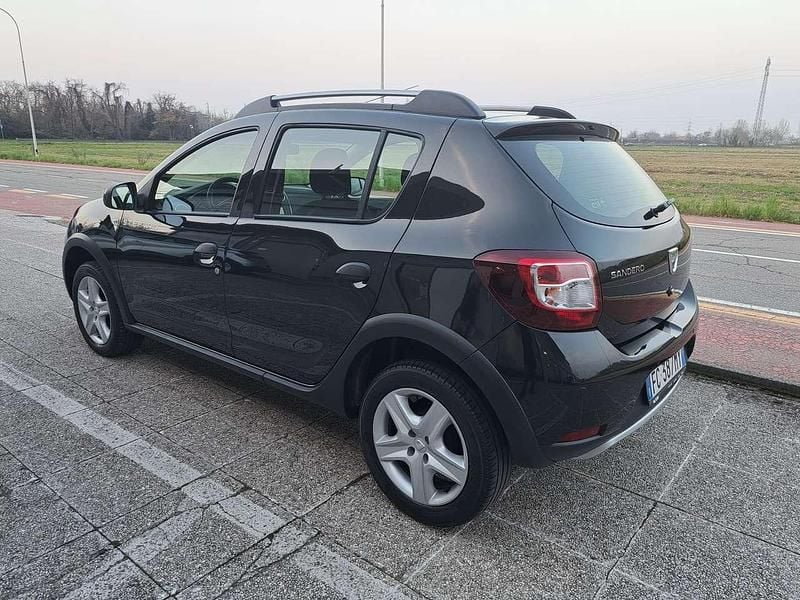 Usata Dacia Sandero Prestige 90 CV (66 kW) 2016 Nero Berlina