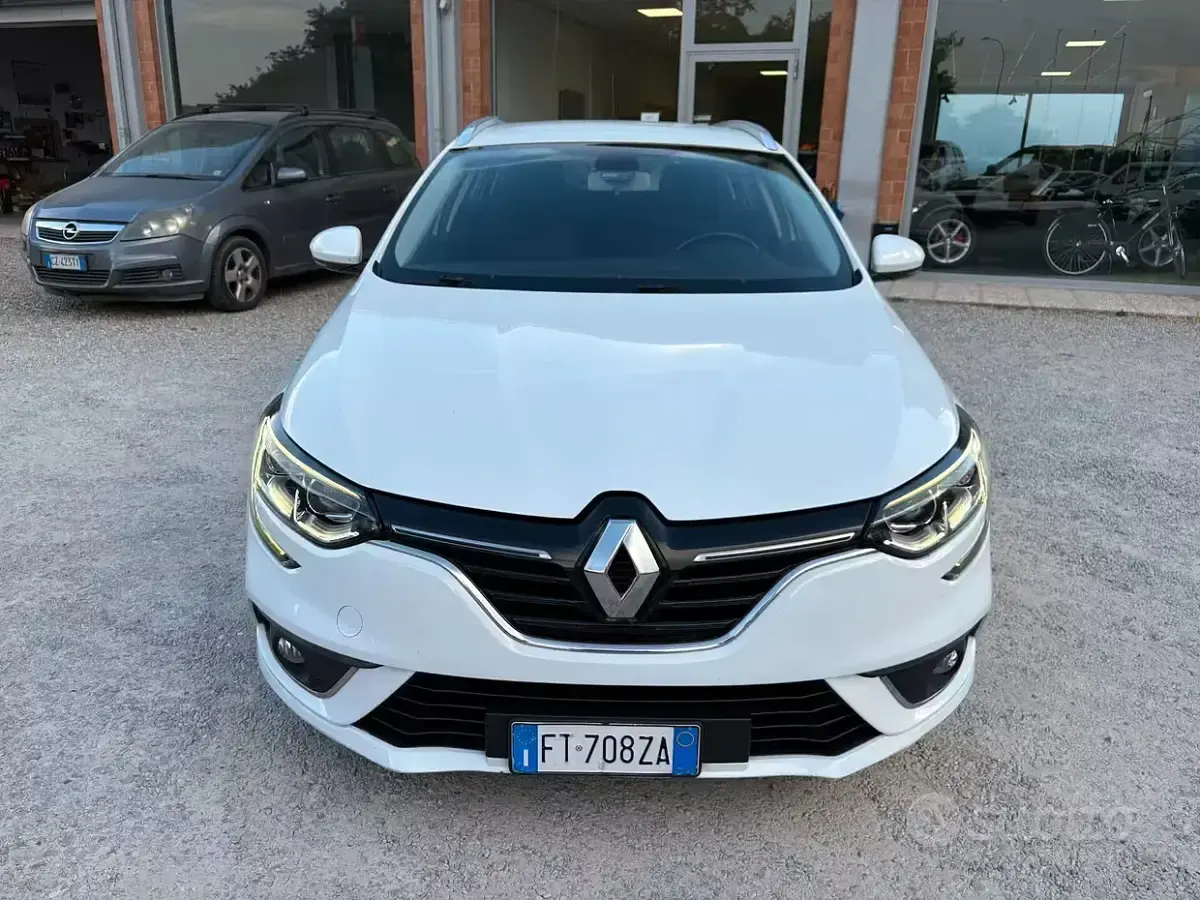 Usata Renault Mégane GrandTour Intens 116 CV (85 kW) 2019 Bianco Station wagon