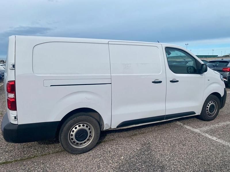 Usata Opel Vivaro Enjoy 145 CV (106 kW) 2023 Bianco Monovolume