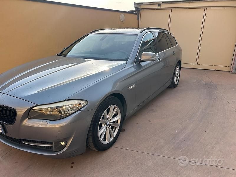 Usata BMW 520 184 CV (135 kW) 2010 Grigio Station wagon